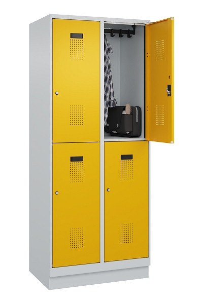 C+P Doppelstöckiger Spind Evolo PLUS, mit Sockel, 4 Fächer, 1950x800x500mm, 7035, Frontfarbe RAL 1004 Goldgelb, Zylinderschloss, 049320-22 S10027