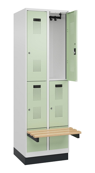 C+P Doppelstock-Spind Evolo PLUS, Bank, 4 Fächer, 1950x600x815mm, 9016/6019, Zylinderschloss, Sitzfläche Buche-Hartholz, mit Sockel, 049340-20 S10046