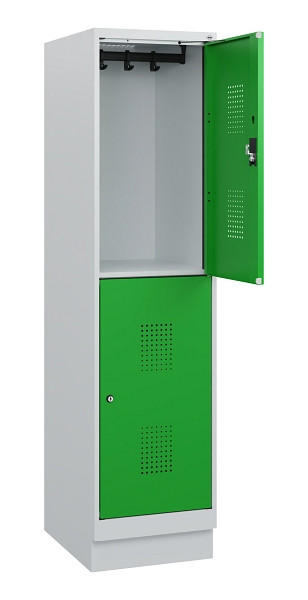 C+P Doppelstöckiger Spind Evolo PLUS, Sockel, 2 Fächer, 1630x400x500mm, 7035/603, Zylinderschloss, 0493205-12 S10038