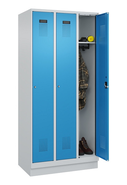 C+P Spind Evolo PLUS, mit Sockel, 3 Abteile, 1950x900x500mm, 7035/5012, Verschluss Zylinderschloss, Ablageböden 3, 049020-30 S10034