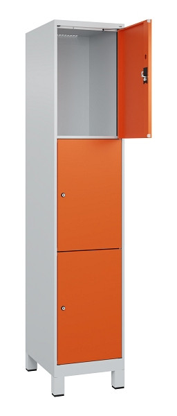 C+P Schließfachschrank Evolo PLUS, mit Füßen, 3 Fächer, 1950x400x500mm, 7035/20, 049010-123 S10002