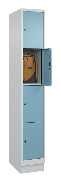 C+P Schließfachschrank Evolo PLUS, mit Sockel, 4 Fächer, 1950x300x500mm, 7035/00, Frontfarbe 2406015 RDS Architekturblau, 049020-104 S10009