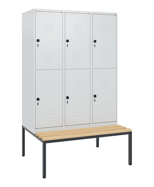 C+P Doppelstöckiger Spind Classic PLUS, 3 Abteile, 1950x1200x815mm, 7035/7035, Drehriegel, Buche-Sitzleisten, mit untergebauter Sitzbank, 0803505-32 S10009