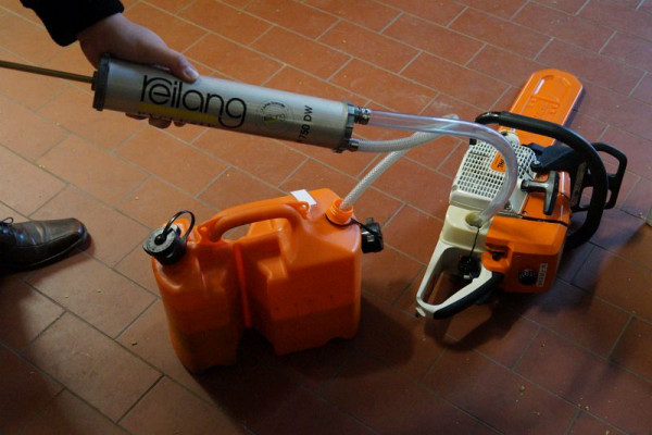 DENIOS Doppelt wirkende Handpumpe aus Aluminium, Hubvolumen 720 ml, 319348