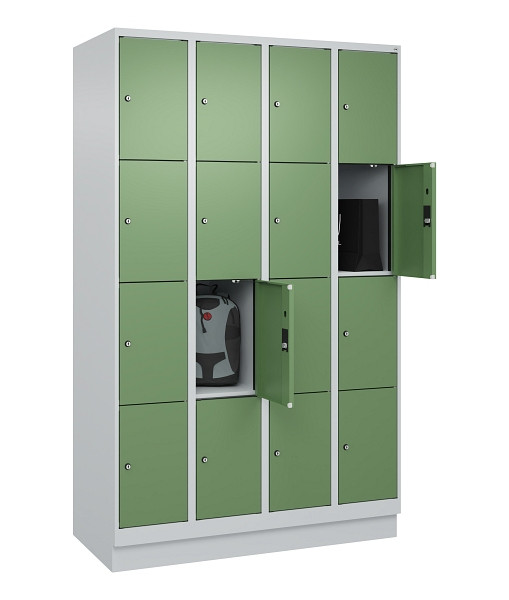 C+P Schließfachschrank Evolo PLUS, mit Sockel, 16 Fächer, 1950x1200x500mm, 7035/6011 Resedagrün, 049020-404 S10010