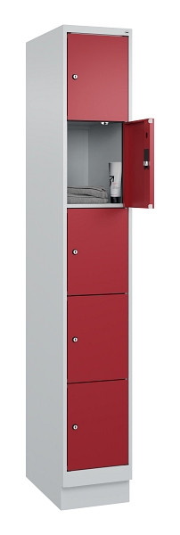 C+P Schließfachschrank Evolo PLUS, mit Sockel, 5 Fächer, 1950x300x500mm, 7035/30, Frontfarbe RAL 3003 Rubinrot, 049020-105 S10004