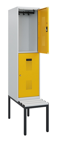 C+P Doppelstöckiger Spind Evolo PLUS, Bank, 2 Fächer, 1950x400x815mm, 7035/1004, Zylinderschloss, Sitzfläche Kunststoff, Sitzbank, 0493505-12 S10135