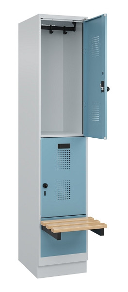 C+P Doppelstock-Spind Evolo PLUS, Bank, 2 Fächer, 1950x400x815mm, 7035/0010, Drehriegel, Sitzfläche Buche-Hartholz, mit Sockel, 049340-12 S10009