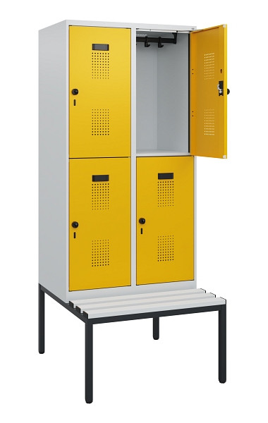 C+P Doppelstöckiger Spind Evolo PLUS, Bank, 4 Fächer, 1950x800x815mm, 7035/1004, Drehriegel, Sitzfläche Kunststoff, Sitzbank, 0493505-22 S10082