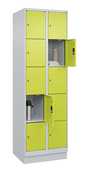 C+P Schließfachschrank Evolo PLUS, mit Sockel, 10 Fächer, 1950x600x500mm, 7035/0, Frontfarbe 1108060 RDS Clowngrün, 049020-205 S10015