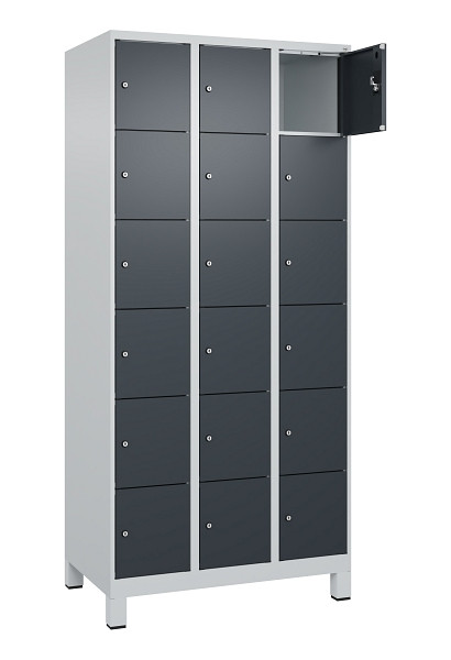 C+P Schließfachschrank Evolo PLUS, mit Füßen, 18 Fächer, 1950x900x500mm, 7035/7, Frontfarbe RAL 7016 Anthrazitgrau, 049010-306 S10012