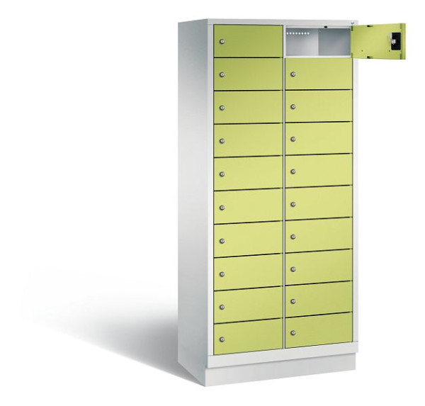 C+P Schließfachschrank Evolo, H1800xB810xT500mm, Farbe: Lichtgrau / Viridingrün, mit Steckdosenleiste, 48020-2210 S10183