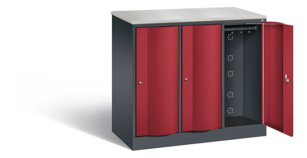 C+P Garderobenschrank Resisto, H1077xB1148xT540mm, Farbe: Schwarzgrau / Rubinrot, 8271-372 S10059