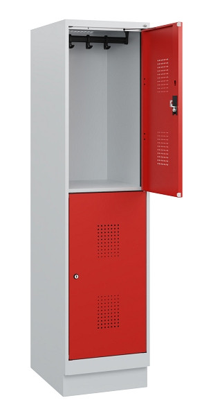 C+P Doppelstöckiger Spind Evolo PLUS, Sockel, 2 Fächer, 1630x400x500mm, 7035/302, Zylinderschloss, 0493205-12 S10028