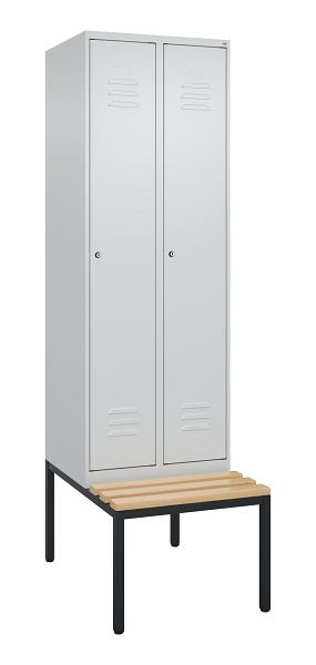 C+P Umkleidespind Classic PLUS, mit untergebauter Sitzbank, 2 Abteile, 2120x600x815mm, 7035/7035, Zylinderschlösser, Buche-Sitzleisten, 0800507-20 S10053