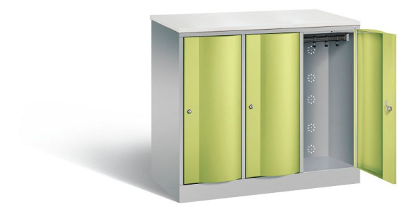 C+P Garderobenschrank Resisto, H1077xB1148xT540mm, Farbe: Weißaluminium / Viridingrün, 8271-372 S10091
