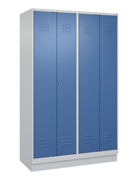C+P Umkleidespind Classic PLUS SW, Sockel, 4 Abteile, 1950x1200x500mm, 7035/5023, Zylinderschlösser, 080022-40 S10020