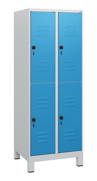 C+P Doppelstöckiger Spind Classic PLUS, Füße, 2 Abteile, 1630x600x500mm, 7035/5012, Drehriegel, 0803105-20 S10004