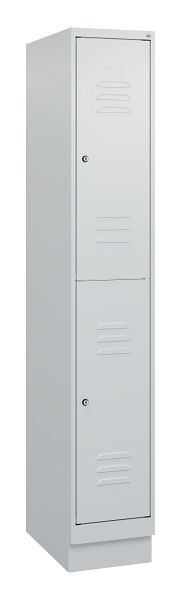 C+P Doppelstöckiger Spind Classic PLUS, Sockel, 1800x300x500mm, 7035/7035, Zylinderschlösser, 0803207-10 S10024