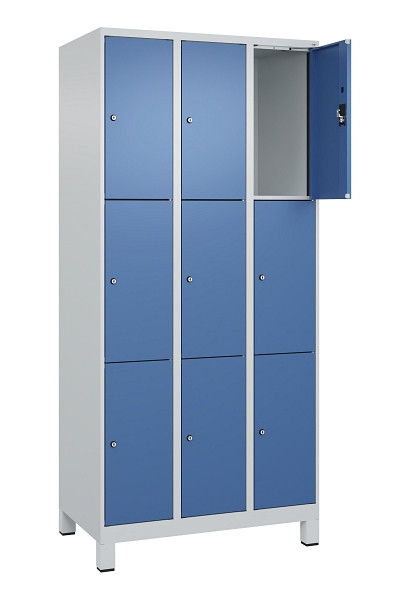 C+P Schließfachschrank Evolo PLUS, mit Füßen, 9 Fächer, 1950x900x500mm, 7035/50, Frontfarbe RAL 5023 Fernblau, 049010-303 S10008