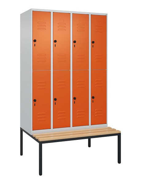 C+P Doppelstöckiger Spind Classic PLUS, 4 Abteile, 2120x1200x815mm, 7035/2004, Drehriegel, Buche-Sitzleisten, mit untergebauter Sitzbank, 0803507-40 S10184