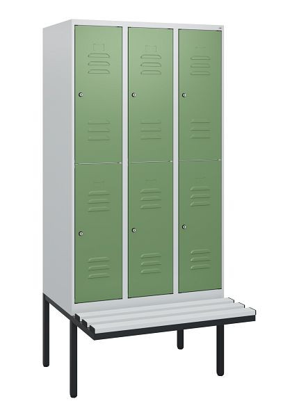 C+P Doppelstöckiger Spind Classic PLUS, 3 Abteile, 1950x900x815mm, 7035/6011, Zylinderschlösser, schwebende Sitzfläche, 0803405-30 S10081