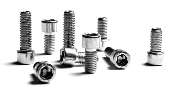 MACK Schraubensätze zu Grundbacken 400/4, ZE-SATZ-400/4