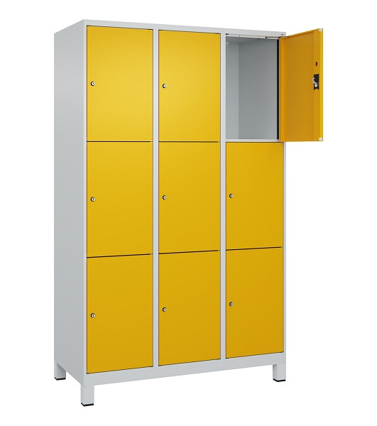 C+P Schließfachschrank Evolo PLUS, mit Füßen, 9 Fächer, 1950x1200x500mm, 7035/1, Frontfarbe RAL 1004 Goldgelb, 049010-323 S10000