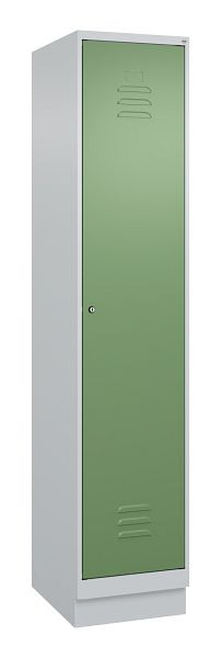 C+P Umkleidespind Classic PLUS mit Mitteltrennwand, Sockel, 1950x400x500mm, 7035/6011, Zylinderschloss, 080020-12F S10021