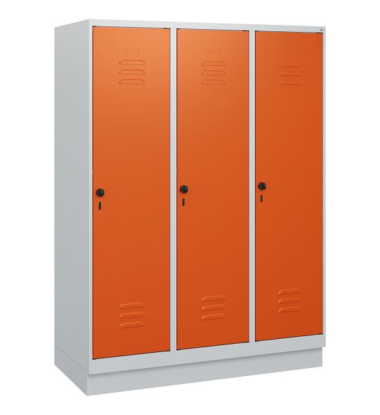C+P Umkleidespind Classic PLUS, Sockel, 3 Abteile, 1630x1200x500mm, 7035/2004, Drehriegel, 0800205-32 S10030