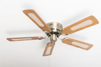 Produktbild von Pepeo Extra flacher Deckenventilator Kisa Deluxe Messing antik Flügel Eiche / Walnuss, 105420191OL Pepeo Extra flacher Deckenventilator Kisa Deluxe Messing antik Flügel Eiche / Walnuss, 105420191OL