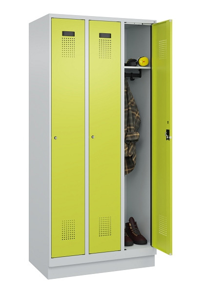 C+P Spind Evolo PLUS, mit Sockel, 3 Abteile, 1950x900x500mm, 7035/0024, Verschluss Zylinderschloss, Ablageböden 3, 049020-30 S10042