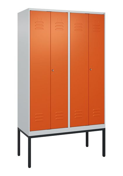 C+P Umkleidespind Classic PLUS SW, Gestell, 4 Abteile, 2120x1200x500mm, 7035/2004, Zylinderschlösser, 0800327-40 S10046