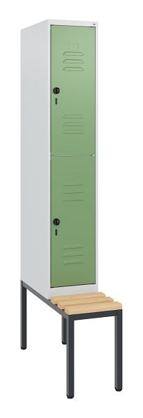 C+P Doppelstöckiger Spind Classic PLUS, Bank, 1950x300x815mm, 7035/6011, Drehriegel, Sitzleisten aus Buche, mit untergebauter Sitzbank, 0803505-10 S10006