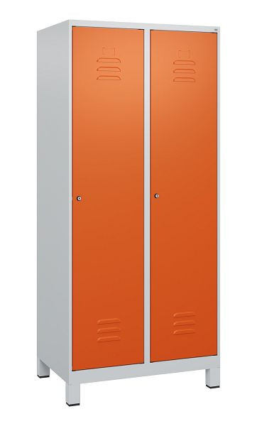 C+P Umkleidespind Classic PLUS mit Mitteltrennwand, Füße, 2 Abteile, 1800x800x500mm, 7035/2004, Zylinderschlösser, 0800107-22F S10031