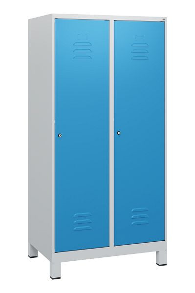 C+P Umkleidespind Classic PLUS, Füße, 2 Abteile, 1630x800x500mm, 7035/5012, Zylinderschlösser, 0800105-22 S10019
