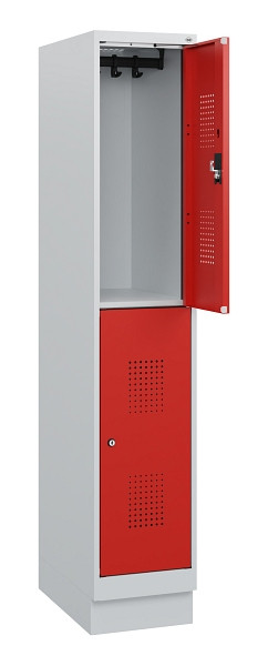 C+P Doppelstöckiger Spind Evolo PLUS, Sockel, 2 Fächer, 1630x300x500mm, 7035/302, Zylinderschloss, 0493205-10 S10028