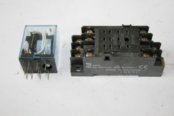 ELMAG Relais komplett mit Sockel, zu GBM 4/40 + 4/50 SGA, 9802290