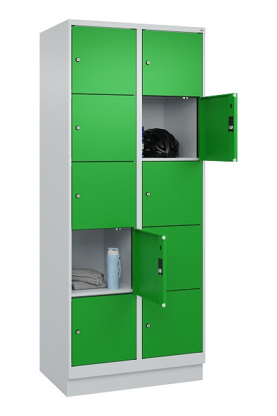 C+P Schließfachschrank Evolo PLUS, mit Sockel, 10 Fächer, 1950x800x500mm, 7035/6, Frontfarbe RAL 6037 Reingrün, 049020-225 S10011