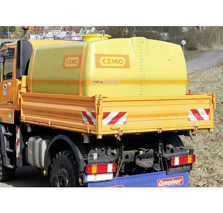 Cemo Fass 3000 L kofferförmig, Dom 420 vorne mit Querschwallwänden, 11039