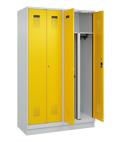 C+P PSA Schwarz-Weiß-Spind Evolo PLUS, mit Sockel, 4 Abteile, 1950x1200x500mm, 7, Frontfarbe RAL 1023 Verkehrsgelb, Zylinderschloss, 049022-40P S10028