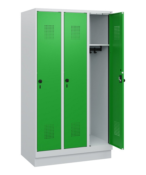 C+P Spind Evolo PLUS, Sockel, 3 Abteile, 1630x900x500mm, 7035/6037, Drehriegel, 0490205-30 S10011