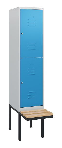 C+P Doppelstöckiger Spind Classic PLUS, 1950x400x815mm, 7035/5012, Zylinderschlösser, Sitzleisten aus Buche, schwebende Sitzfläche, 0803405-12 S10034