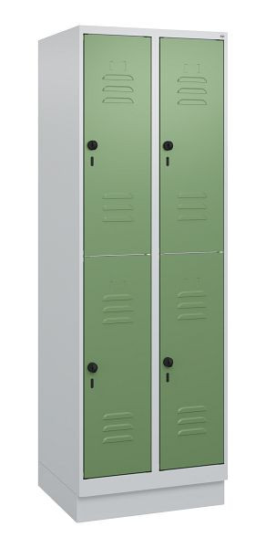 C+P Doppelstöckiger Spind Classic PLUS, Sockel, 2 Abteile, 1800x600x500mm, 7035/6011, Drehriegel, 0803207-20 S10006