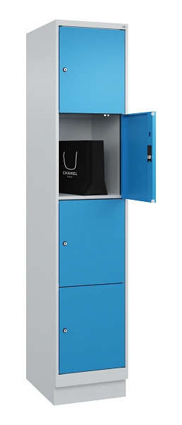 C+P Schließfachschrank Evolo PLUS, mit Sockel, 4 Fächer, 1950x400x500mm, 7035/50, Frontfarbe RAL 5012 Lichtblau, 049020-124 S10007