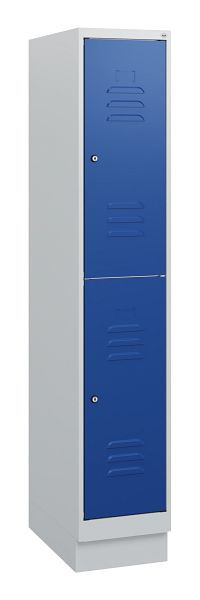C+P Doppelstöckiger Spind Classic PLUS, Sockel, 1630x300x500mm, 7035/5010, Zylinderschlösser, 0803205-10 S10033