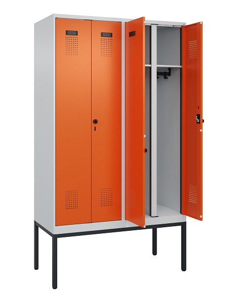 C+P Schwarz-Weiß-Spind Evolo PLUS, Gestell, 4 Abteile, 2120x1200x500mm, 7035/200, Drehriegel, 0490327-40 S10002