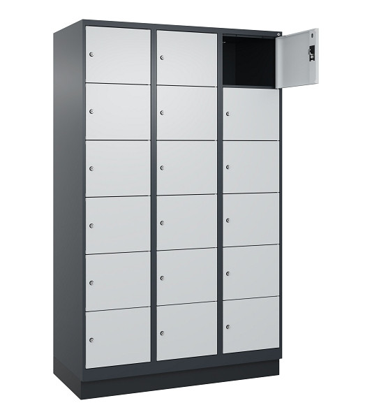 C+P Schließfachschrank Evolo PLUS, mit Sockel, 18 Fächer, 1950x1200x500mm, 7016/7035 Lichtgrau, 049020-326 S10017