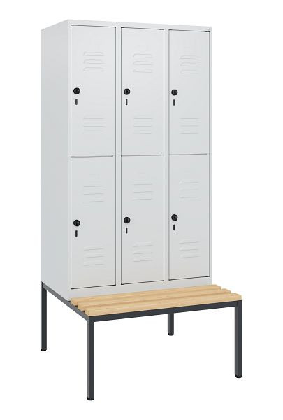 C+P Doppelstöckiger Spind Classic PLUS, 3 Abteile, 1950x900x815mm, 7035/7035, Drehriegel, Buche-Sitzleisten, mit untergebauter Sitzbank, 0803505-30 S10009