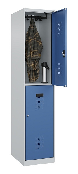 C+P Doppelstöckiger Spind Evolo PLUS, 2 Fächer, 1850x400x500mm, 7035/5023, Zylinderschloss, 049300-12 S10035